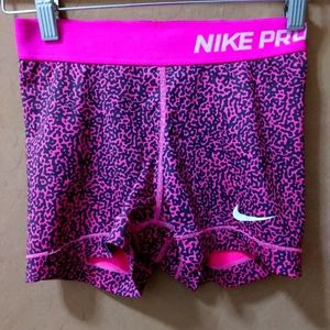 Woman's Nike pro workout shorts size small